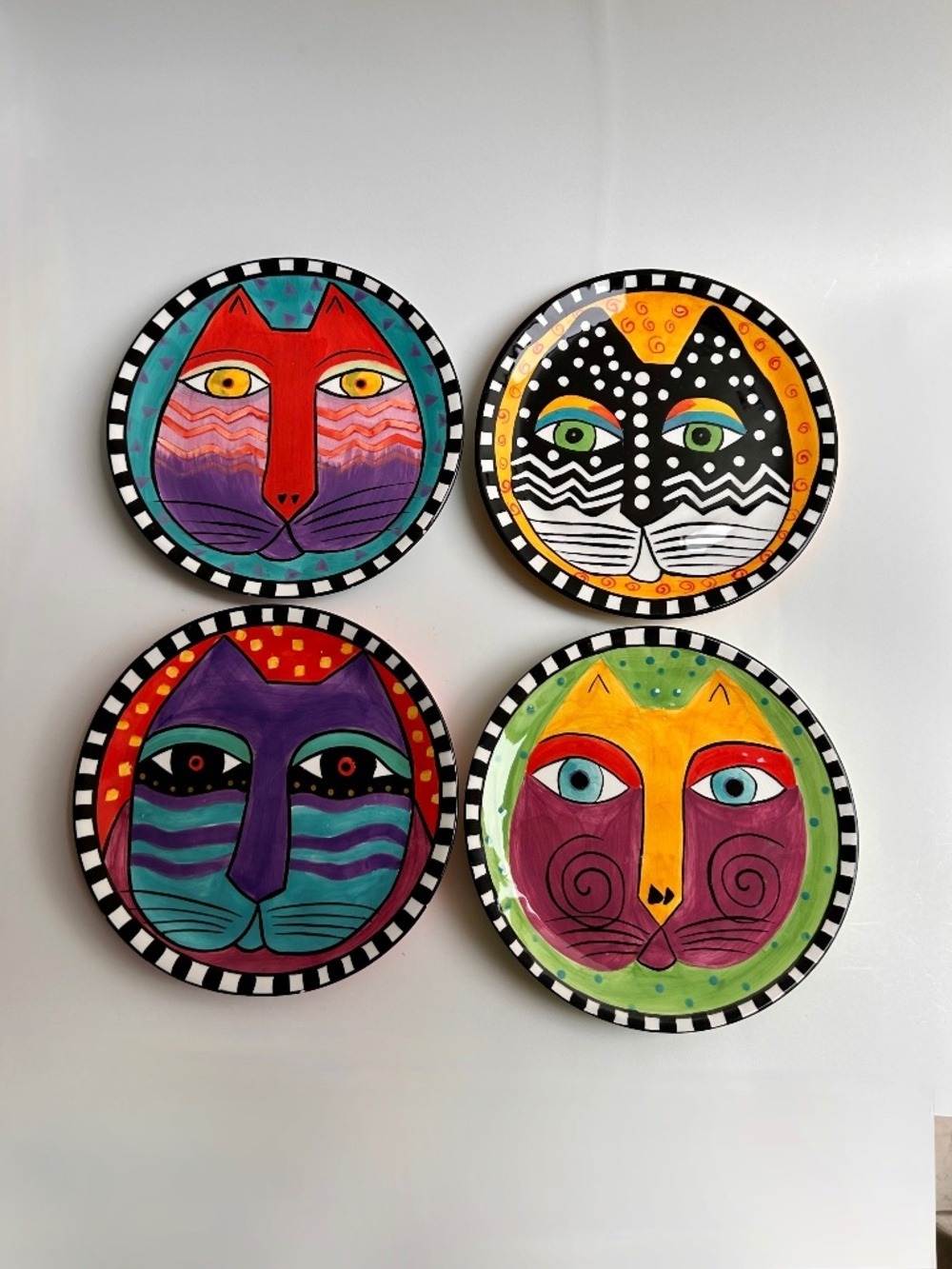 Laurel Burch Design Studio Set of 4 8" Cat Plates 1998